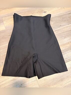 SKIMS Kim Kardashian Body high waisted short 3X new with tags